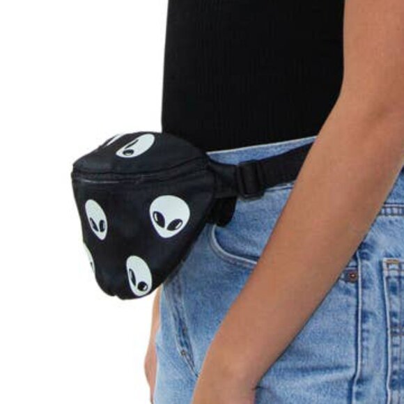 SPOOKYVILLE CRITTERS Alien Glow in the Dark AOP Fanny Pack - Picture 6 of 6